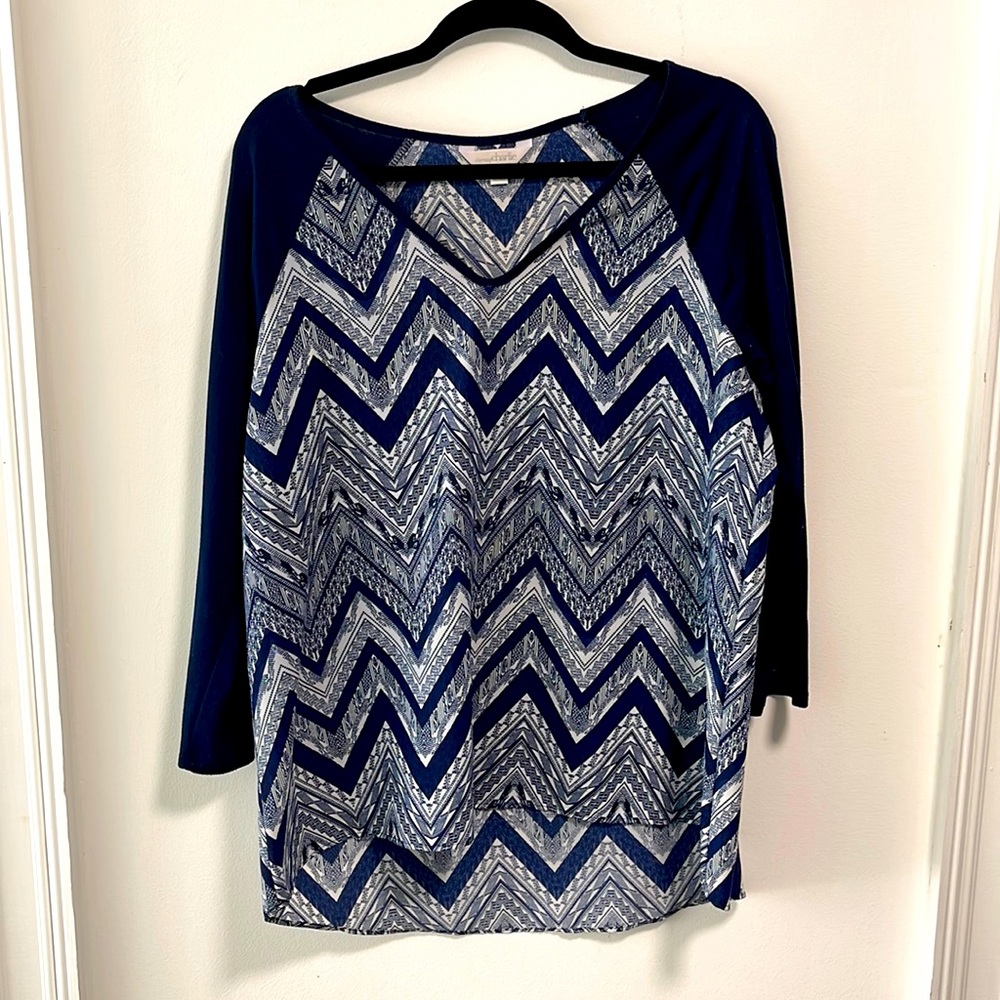💙 Navy and White Chevron Raglan 💙